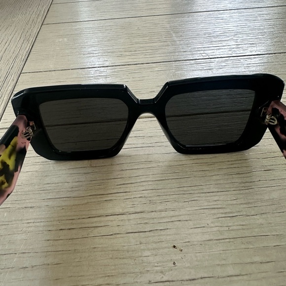 Prada PR-23YS 1AB5S0 tortoise sunglasses with case - Picture 5 of 6